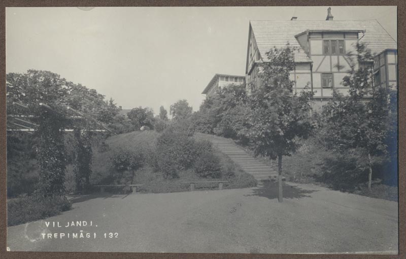 foto albumis, Viljandi, Trepimägi, villad Sellheim ja Eichen, u 1915, foto J. Riet