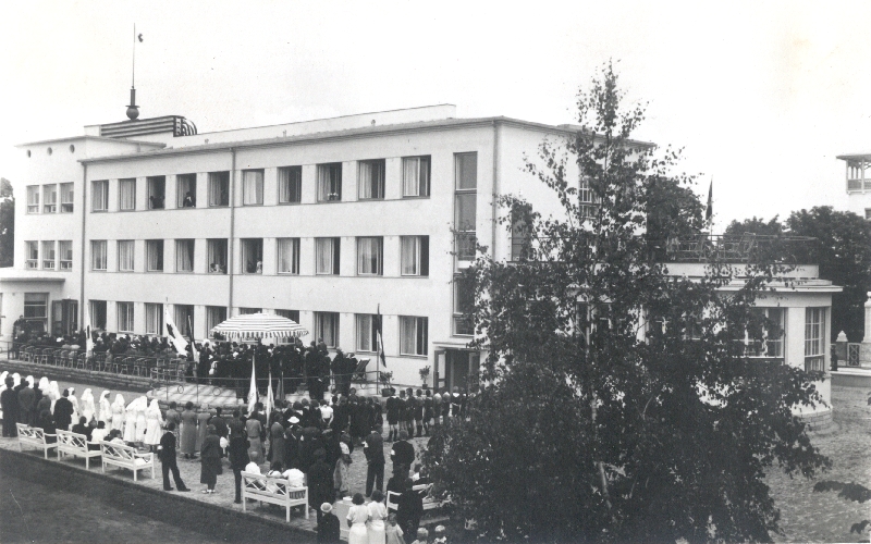 Foto. Kindral J. Laidoneri nim. Eesti Punase Risti Sanatooriumi avamine Haapsalus. 24. juuni 1937. Linnavalitsuse album.