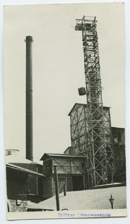 Tallinn, elektrijaama korsten ehitamisel, Põhja puiesteel 1939. aastal.