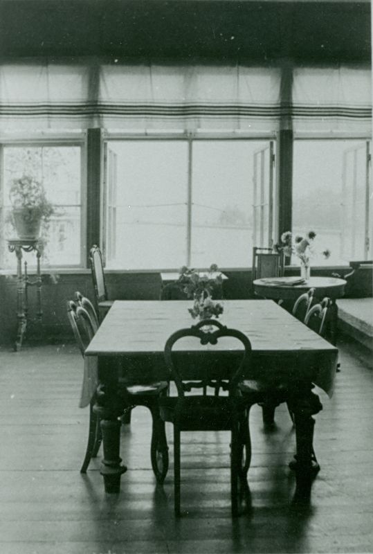 Foto. Villa "Friedheim" 1939.a. Veranda sisustus, üleval, aknad promenaadi poole.