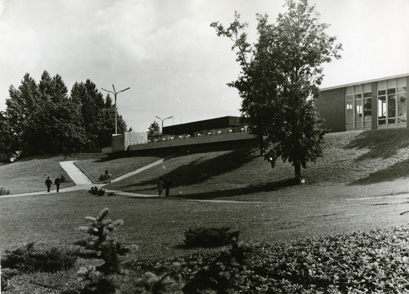 Kohvik "Tuljak" Tallinnas, vaade. Arhitekt Valve Pormeister, sisearhitektid Vello Asi, Väino Tamm