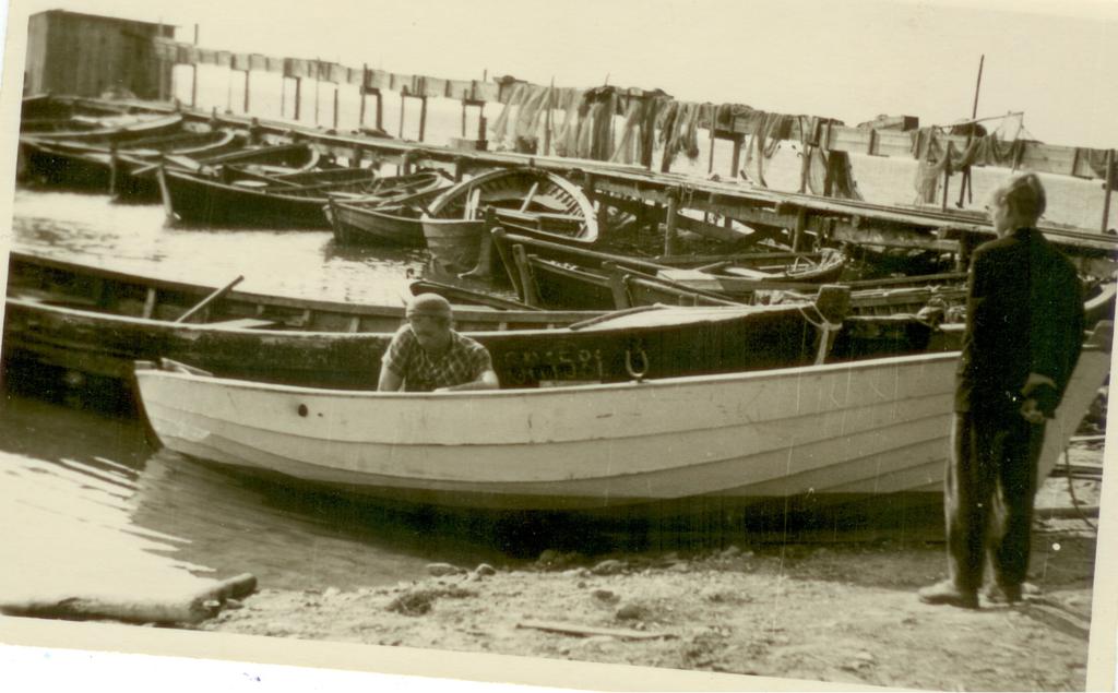 Esper Schmuul ja Juhan Smuul Koguva paadisadamas