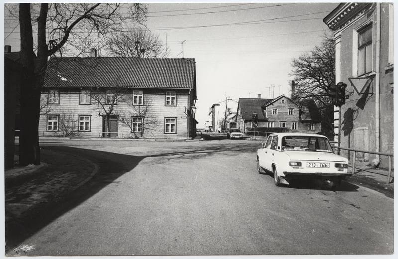 foto, Viljandi, Jakobsoni tn- Tallinna tn ristmik, 1994, foto E. Veliste