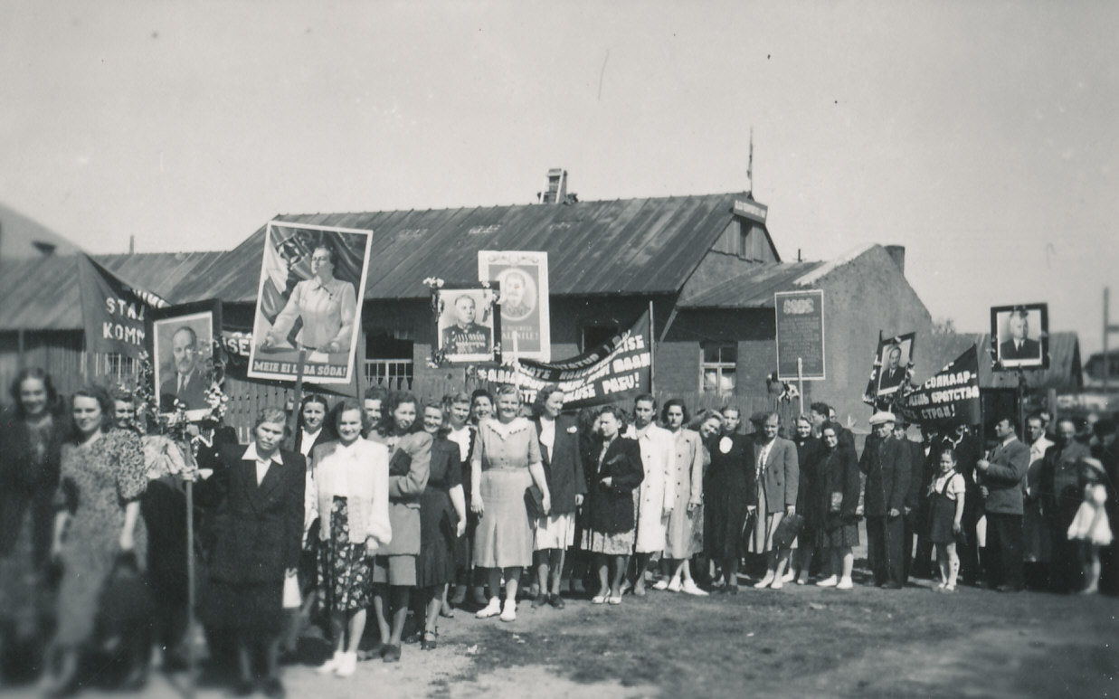 Foto. Võidupüha demonstratsioon Võrus enne 1953.a.