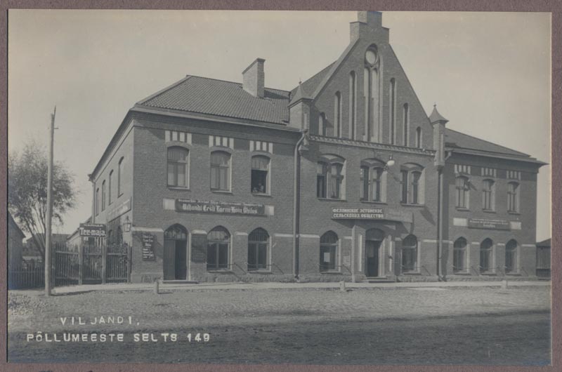 foto albumis, Viljandi, Põlluseltsi maja, Tallinna tn 3. u 1915, foto J. Riet