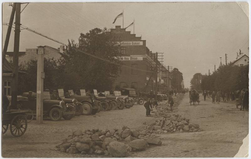 fotopostkaart, Viljandi, Tallinna tn, taksoautod, kivihunnikud, u 1928