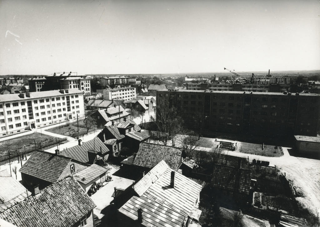 Foto.Võru vaade. Kreutzwaldi tänav Tartu ja Pioneeride tänavate  vahelisel  alal 1975.a.
