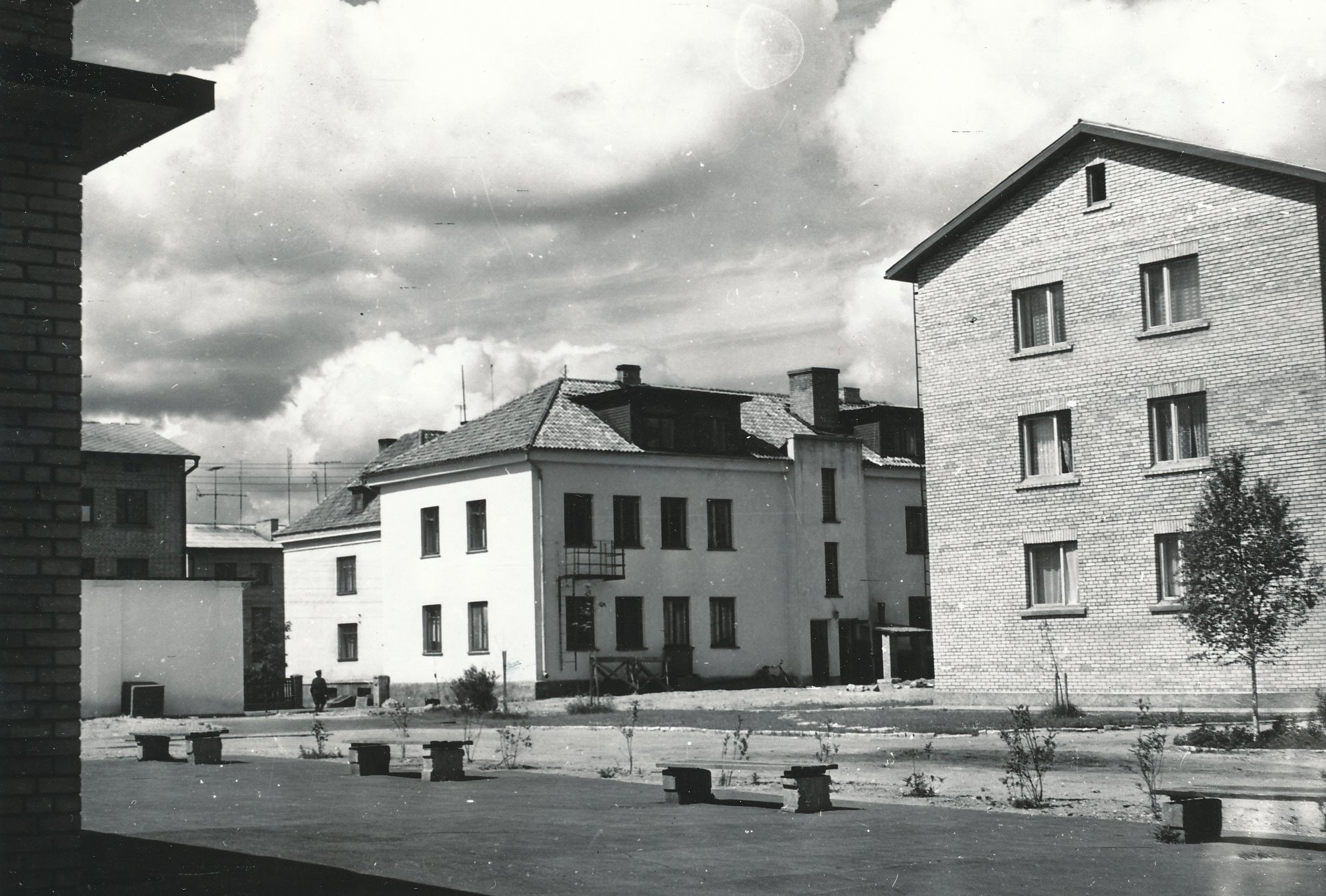 Foto. Võru vaade. Lenini tänavate hooned.( vasakul kino "Noorus" ,keskel teeninduskombinaat Tamula" )1965.a.
