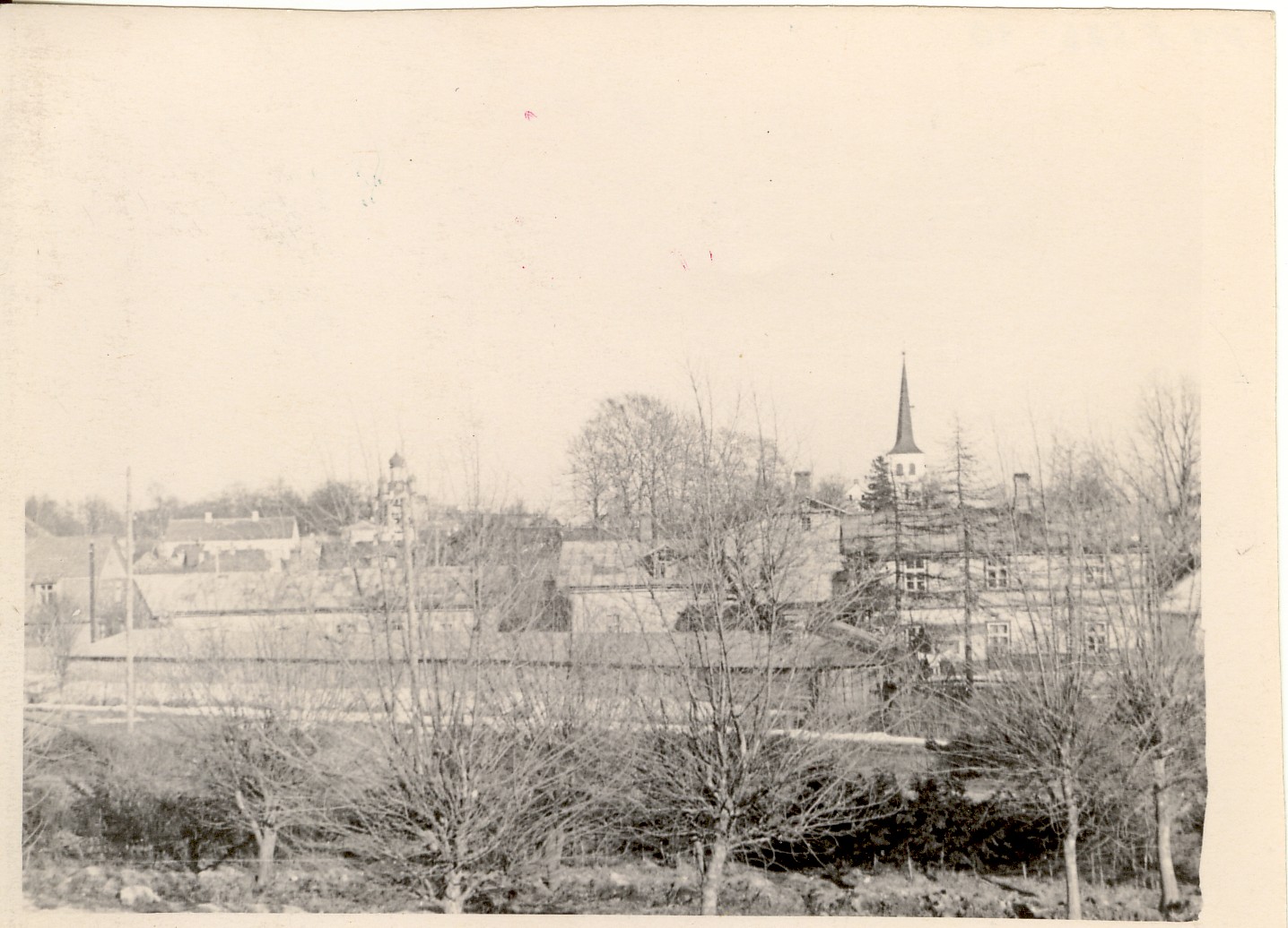 foto, Paide Lembitu park, raudtee, tagaplaanil linn 1959.a.