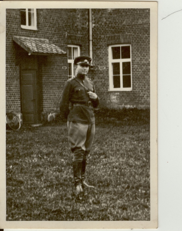 foto albumis Eesti ohvitser Tartu 1930-ndad