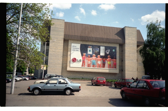 LG Electronicsi reklaam Tallinnas Sakala keskusel