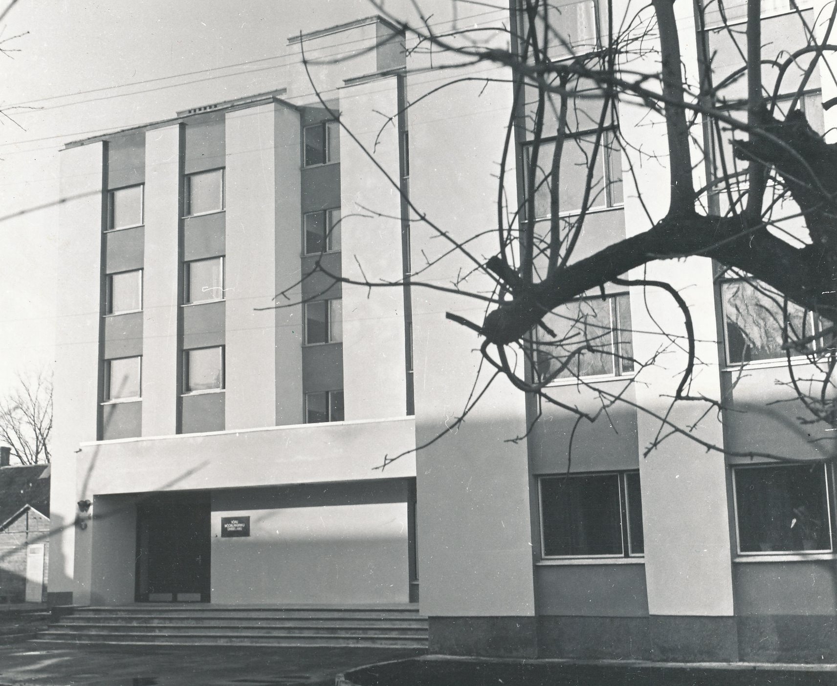 Foto. Võru Mööblivabriku ühiselamu Koidula tänaval 1980.a.