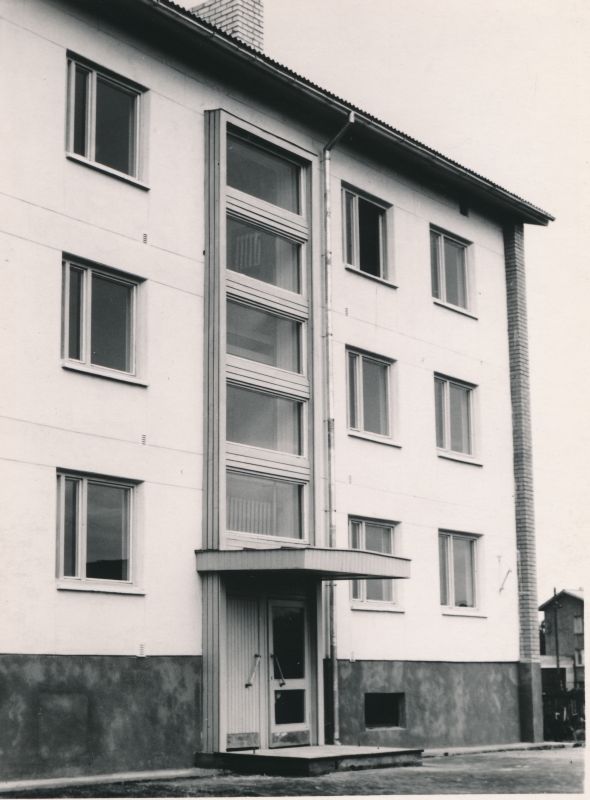 Foto. Haapsalu MEK-i elamu Haapsalus Jalaka tänaval. 04.07.1969.a.
Foto: Ilmarine Möldri.