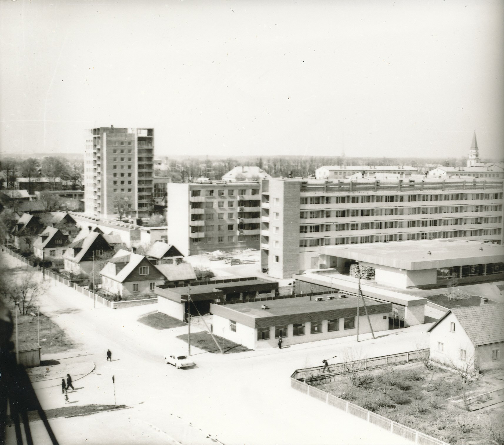 Foto. Võru vaade Vee tänavalt 1977.a. ( Vee ja Vabaduse tänava ristmik)