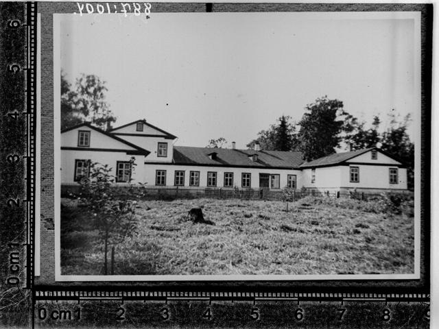 Võhmuta mõis (Weehmut), härrastemaja aiakülg 1937. J. - Jaani khk