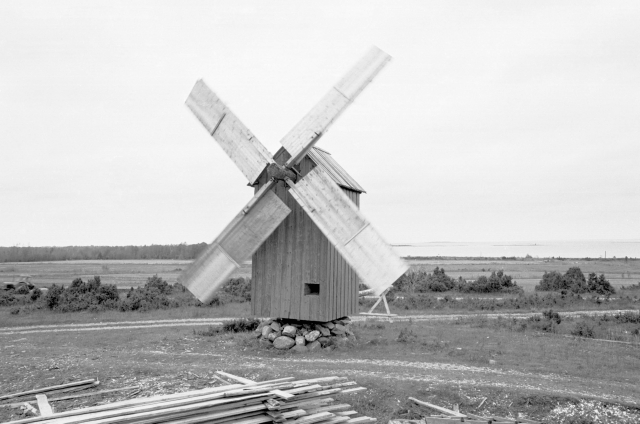 Hiiumaa maastik. Tuuleveski.