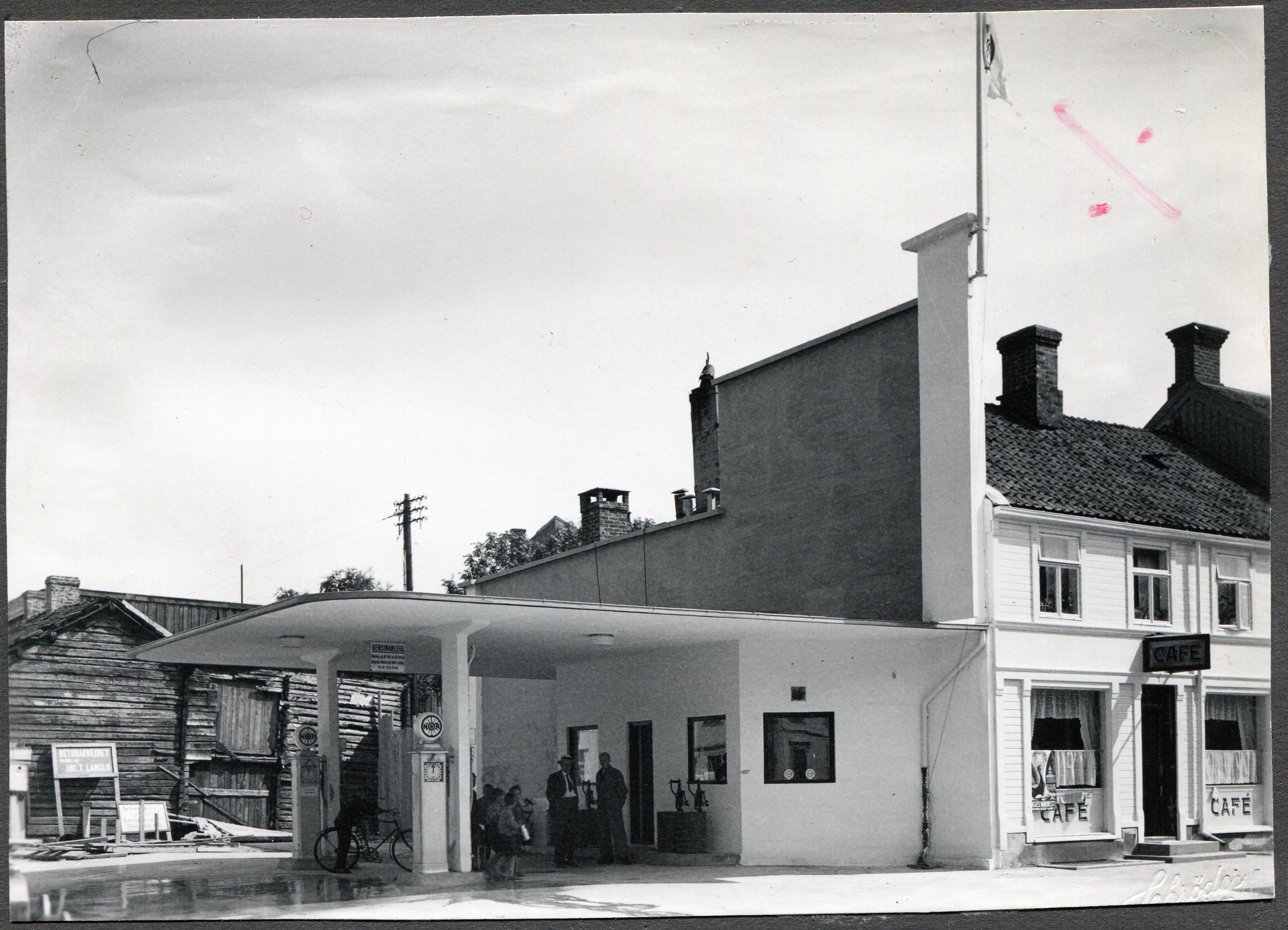 Bensinstasjon. Centrum Bilpark, Trondheim