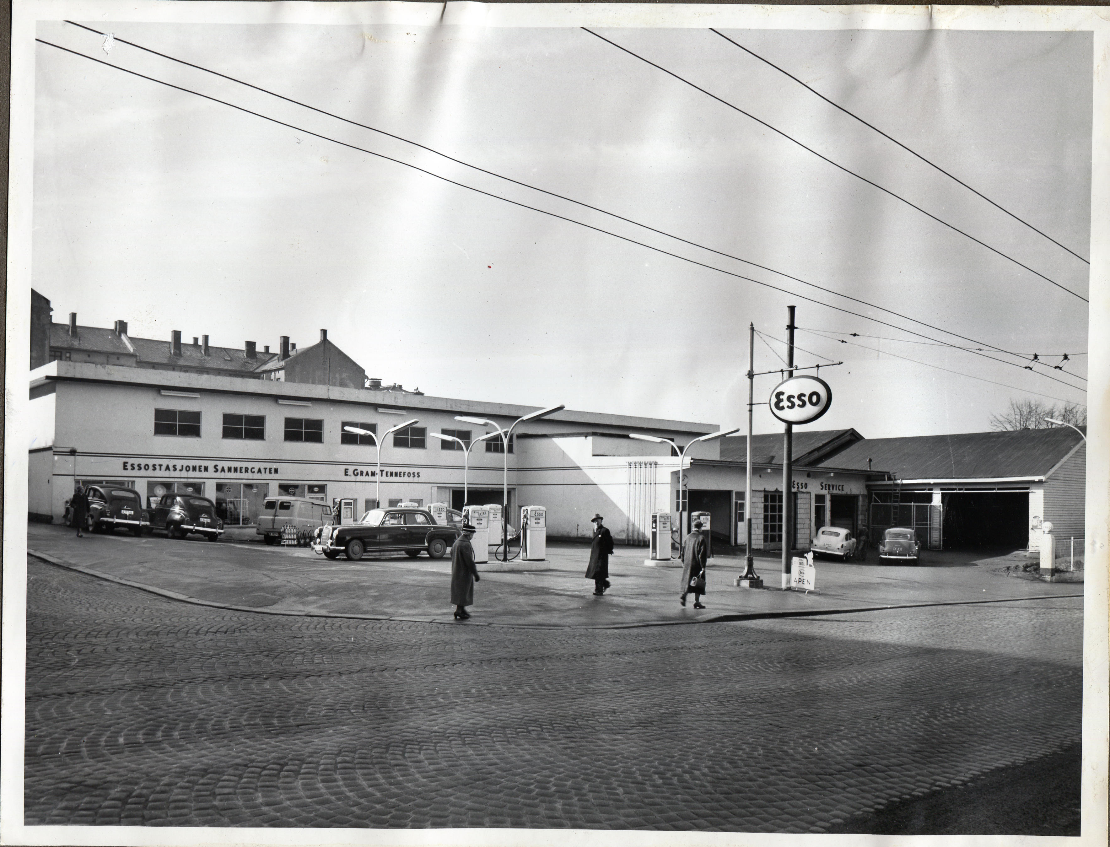 Bensinstasjon. E. Gram-Tennefoss, Sannergaten, Oslo. Oslo Distrikt.