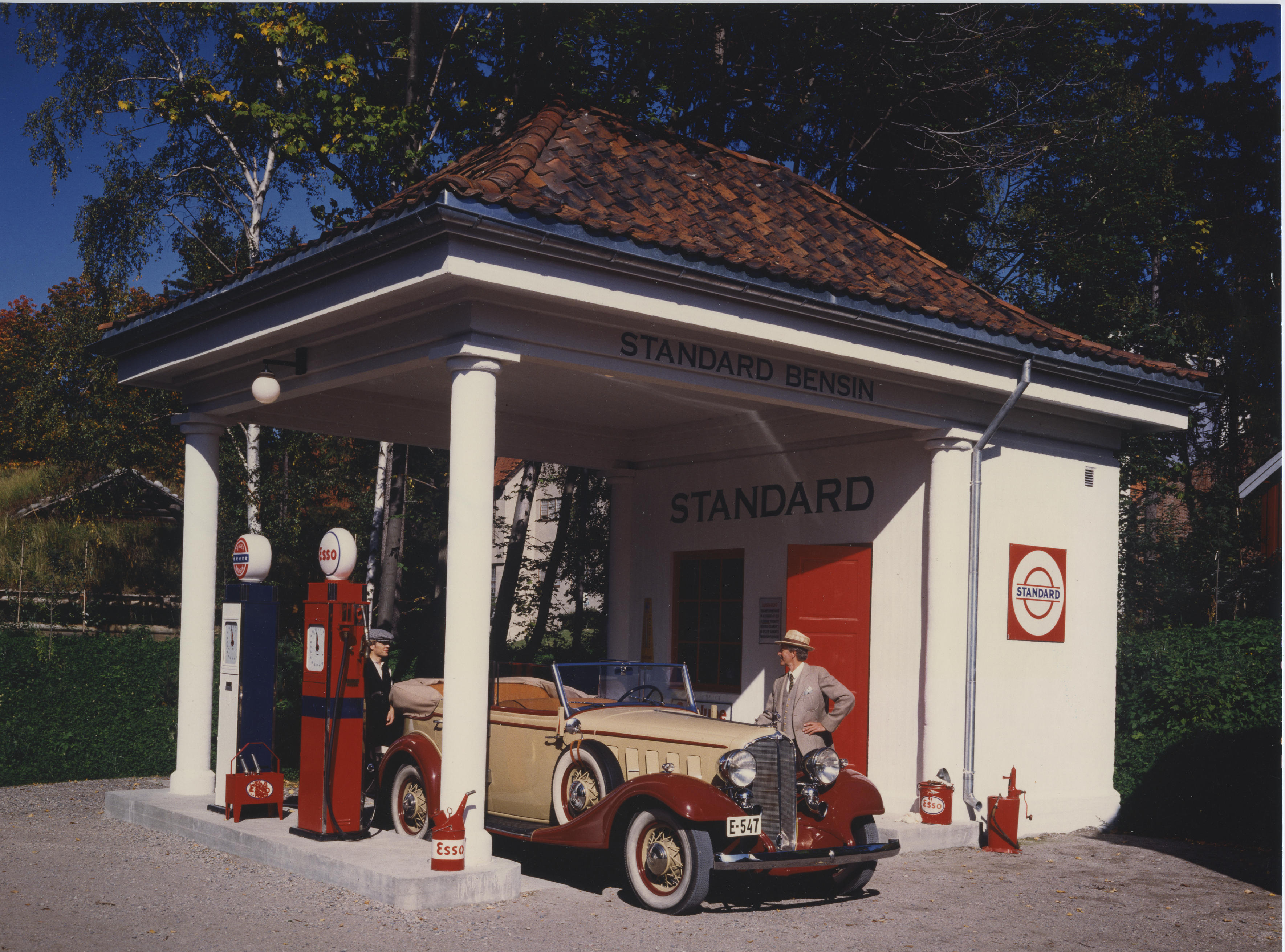 Standard petrol station. Norsk Folke Museum.