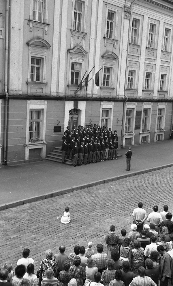 Suur laulupüha Tartus. 1989. Kontsert raekoja platsil.