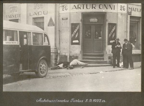 Foto Autobussiõnnetus Tartus 1937