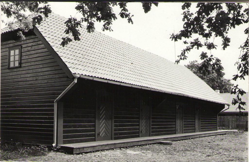 Foto. Dr. Fr. R. Kreutzwaldi Memoriaalmuuseumi ait. Võru, 1993.