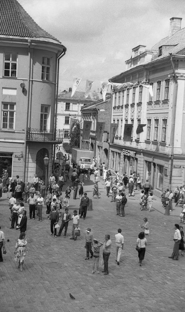 Suur laulupüha Tartus. 1989. Kontsert raekoja platsil.