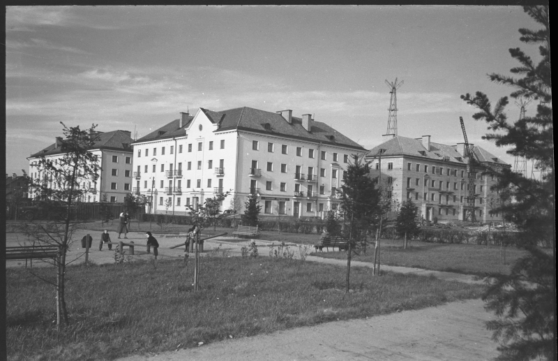 Elamud Koidu tänaval (ehitatud aastail 1951-1953 arh. Kotli projekti järgi).