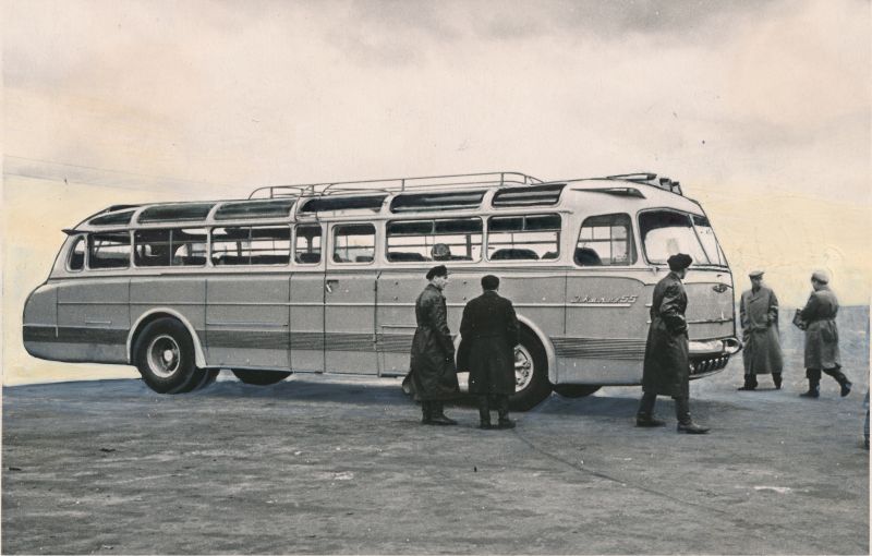 Foto. Ungari bussid Tallinna autobussipargis. 1956. Foto V. Gorbunov.