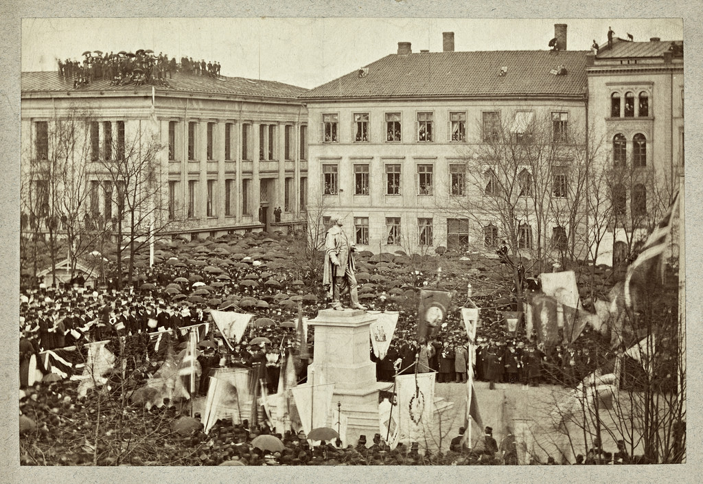 Fra avdukingen av Henrik Wergelands monument på Eidsvolls plass i Kristiania, 17 May 1881
