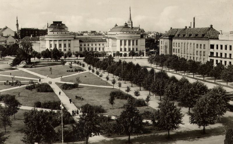 Oktoobri park ja Virumäe nurga haljak Tallinnas. Aleksander Niine