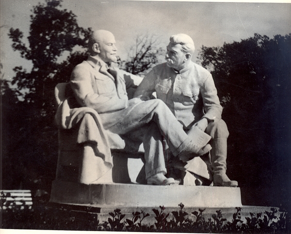 foto monument Lenin ja Stalin