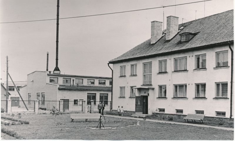 Foto. Admiral Nahhimovi nim. kalurikolhoosi keskus: elamu ja töökoda. 1968.