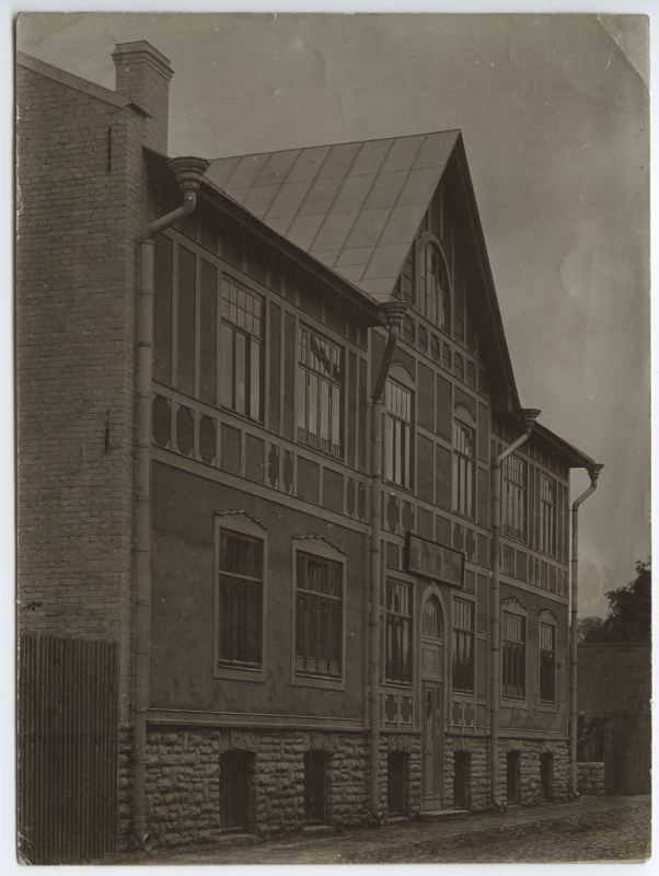 J. Kirsipuu kooli hoone Tallinnas