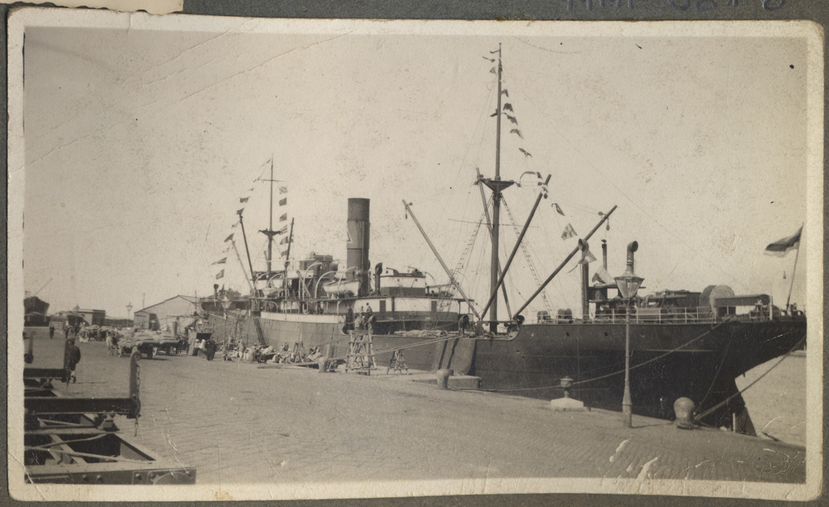 Aurulaev "Eestirand" kai ääres