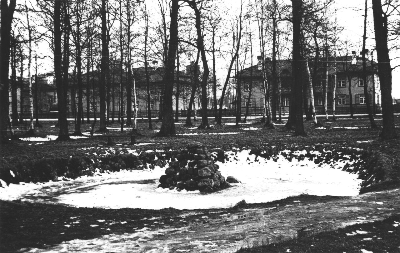 Pursuing Süsta Park in the 1940s
