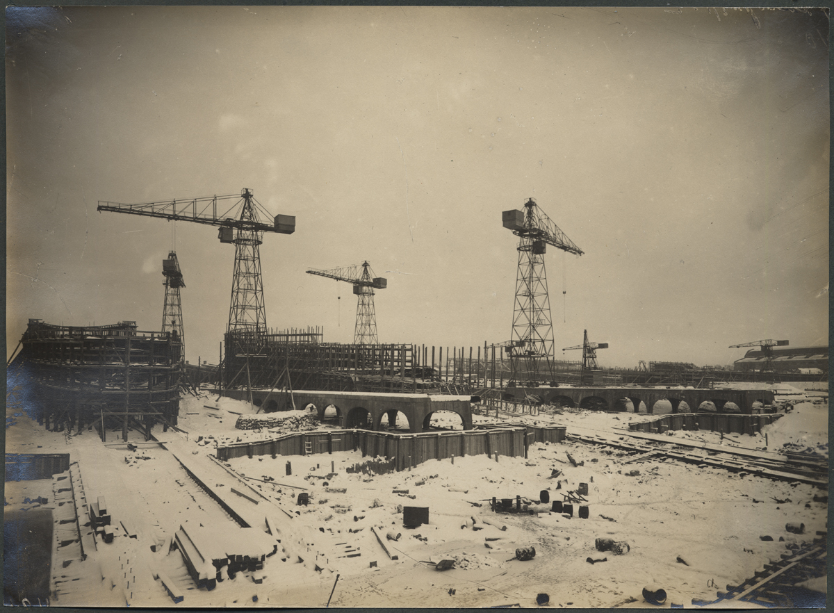 Vene-Balti laevatehase hoov talvel, kaugel ellingud ja kraanad