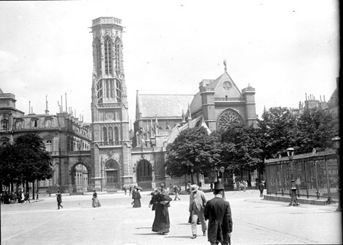 Vue générale de l'église de Saint-Germain-l'Auxerrois et de son beffroi, Paris, 12 June 1895