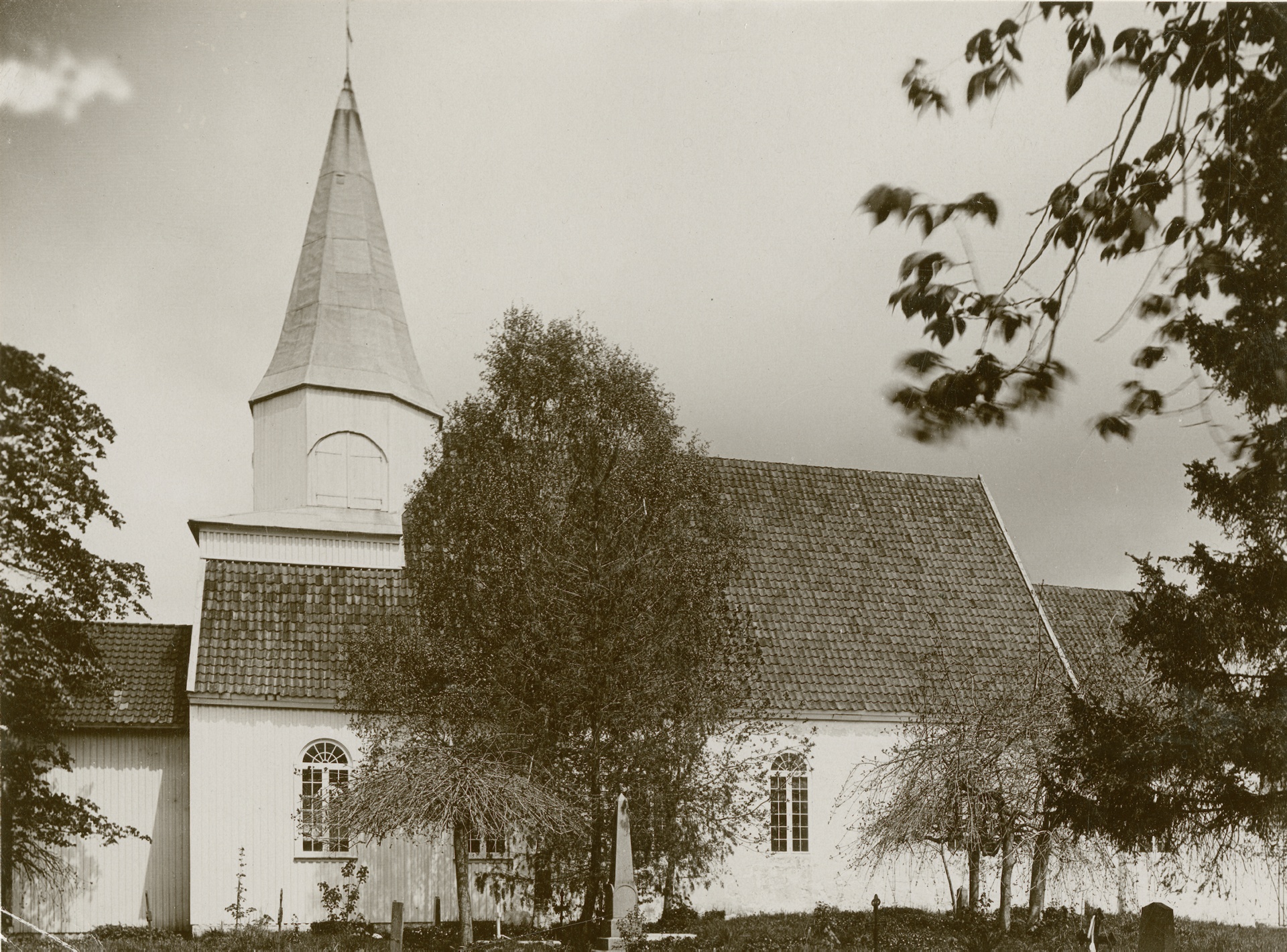 Tveit kirke (Kristiansand)