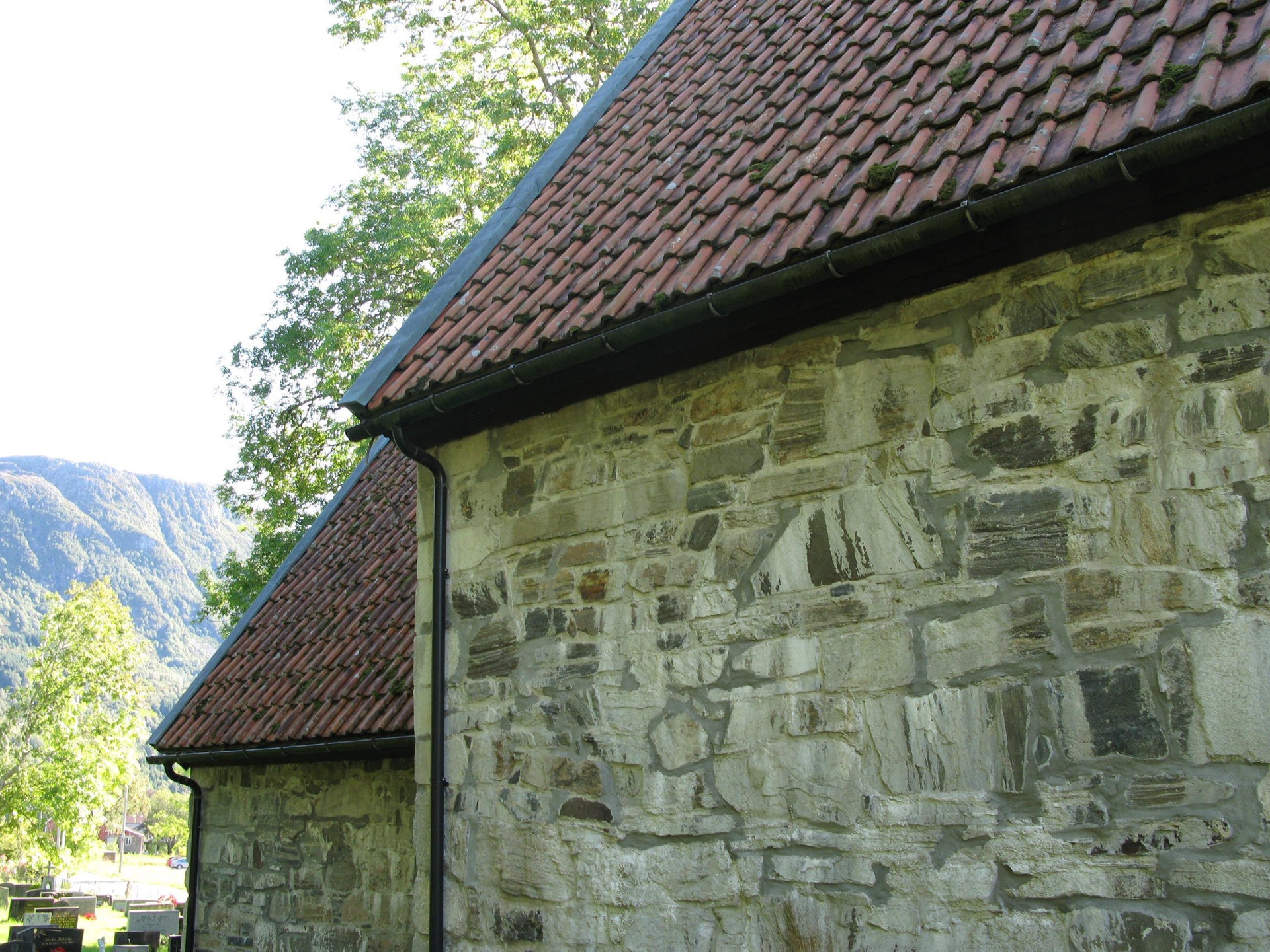 St. Jetmund kirke, Åheim (Vanylven)