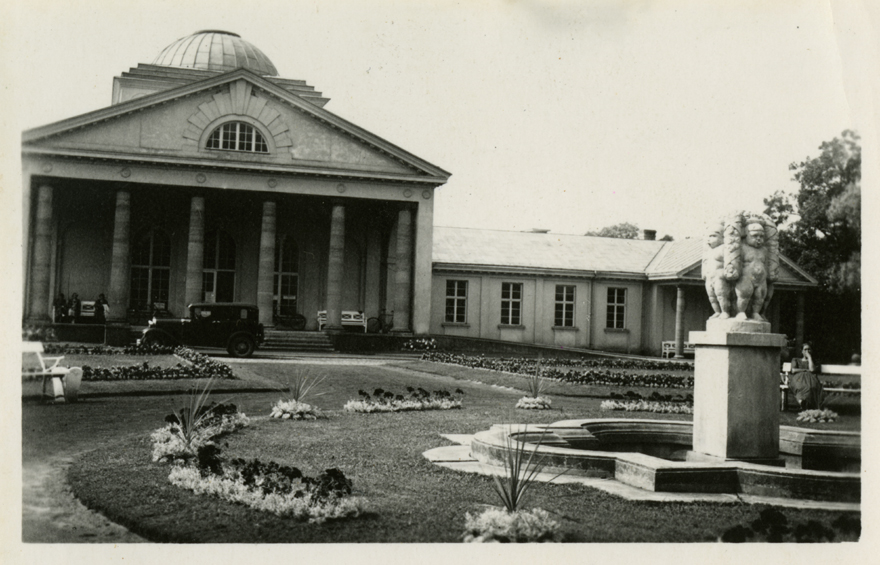 Pärnu vesi-mudaravila, vaade. Arhitekt Olev Siinmaa; fassaadid Erich von Wolffeldt ja Aleksander Nürnberg