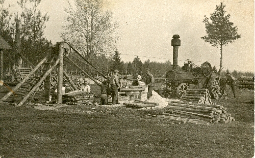 Pärsti Ühisuse aurukatlaga redelipuude saagimine 1922.a.