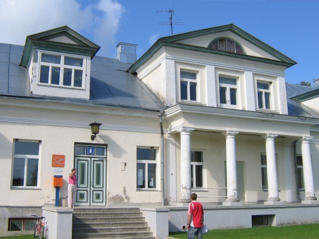 Main building of Vohnja Manor