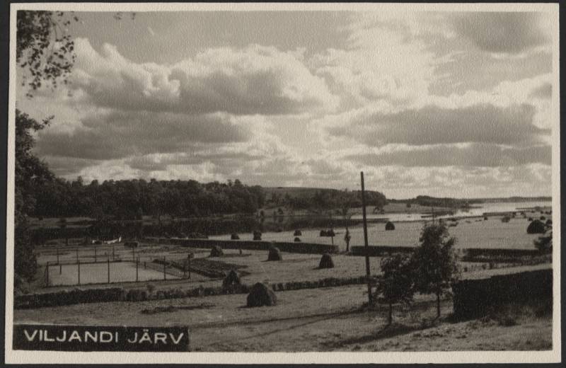 fotopostkaart, Viljandi, tenniseväljak, heinamaa, järv, vastaskallas, u 1935, foto M. Teng?