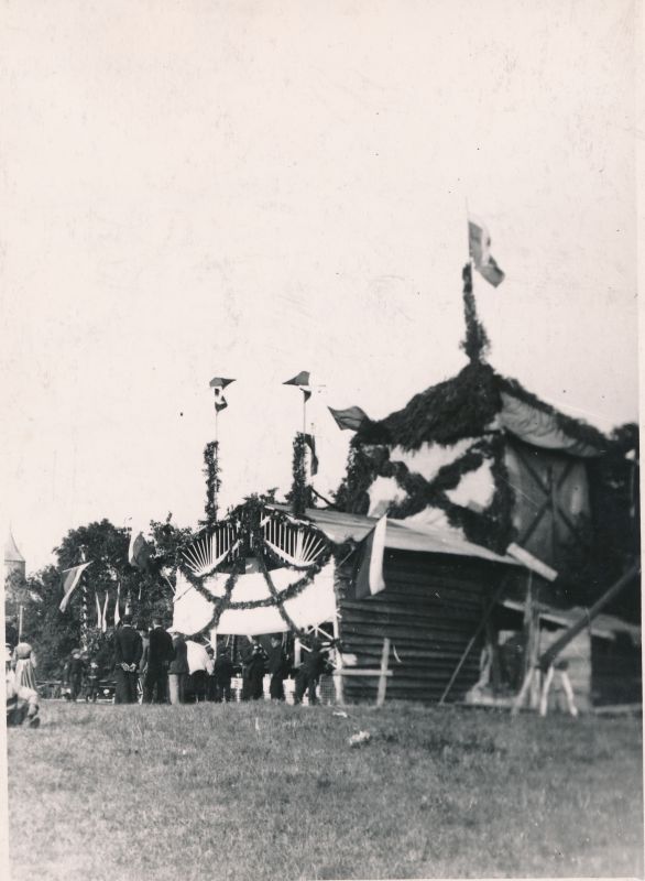 Foto. Läänemaa Põllumajandusnäitus Haapsalu lossipargis. Foto ca 1910.