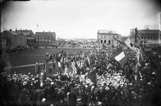Hát’s Mediament to Austurvelli, 7th júlí 1915