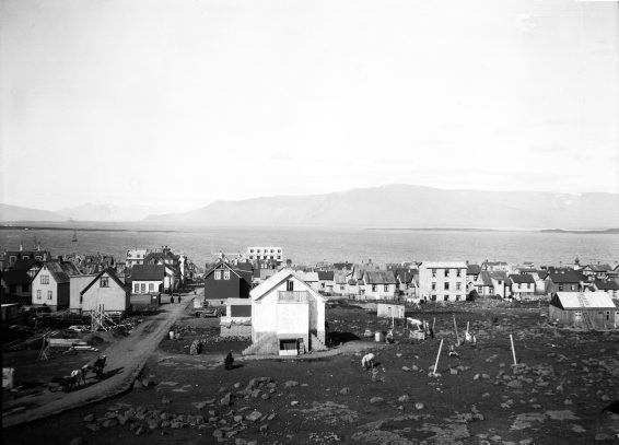 In 1920, the French Republic of Skólavörðuholt will be opened.