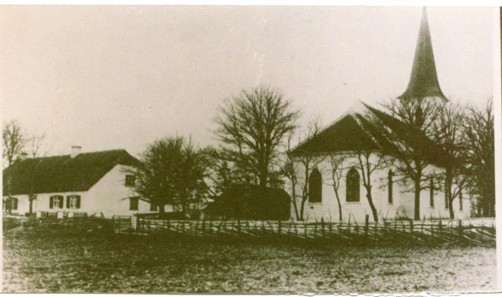 Saaremaa, Anseküla Maarja kirik ja pastoraat