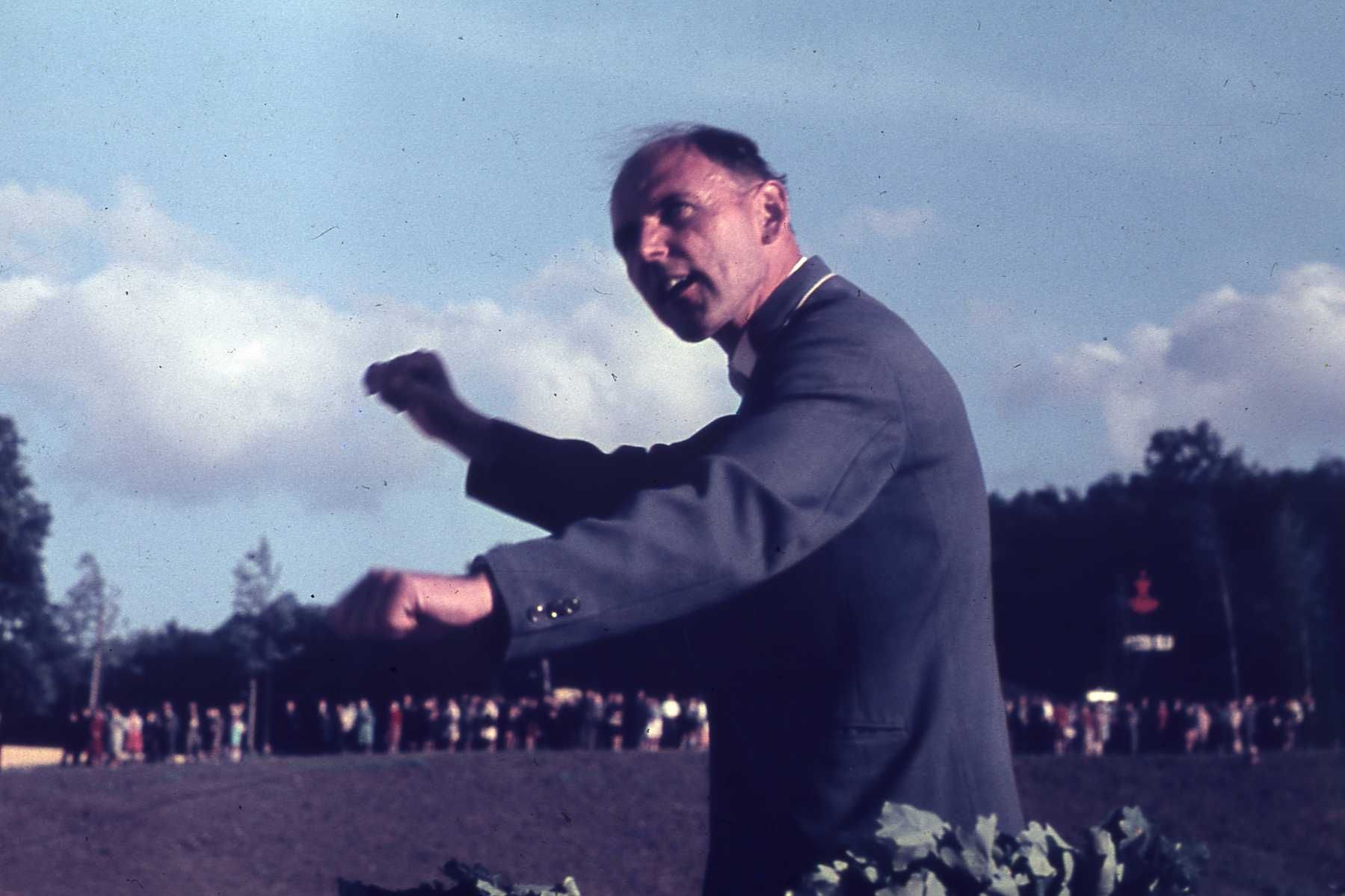 Ants Nilsoni kogu. Diapositiiv.  Tartu linna ja rajooni laulupäev Tähtvere lauluväljakul.  Tartu, 1965.