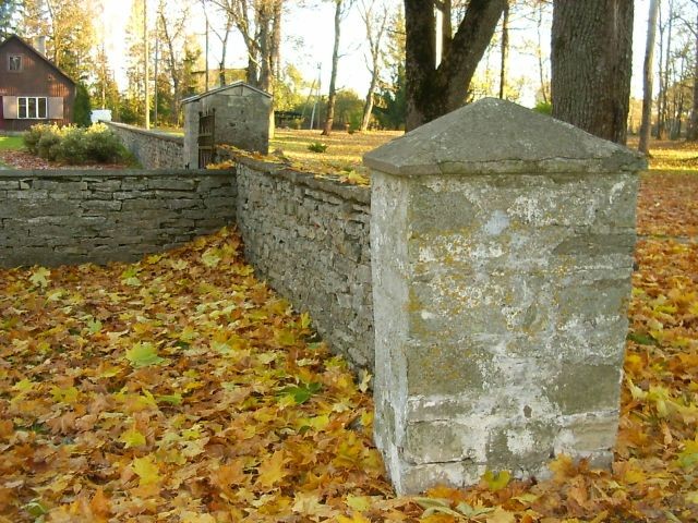 Border wall of the Rapla churchyard